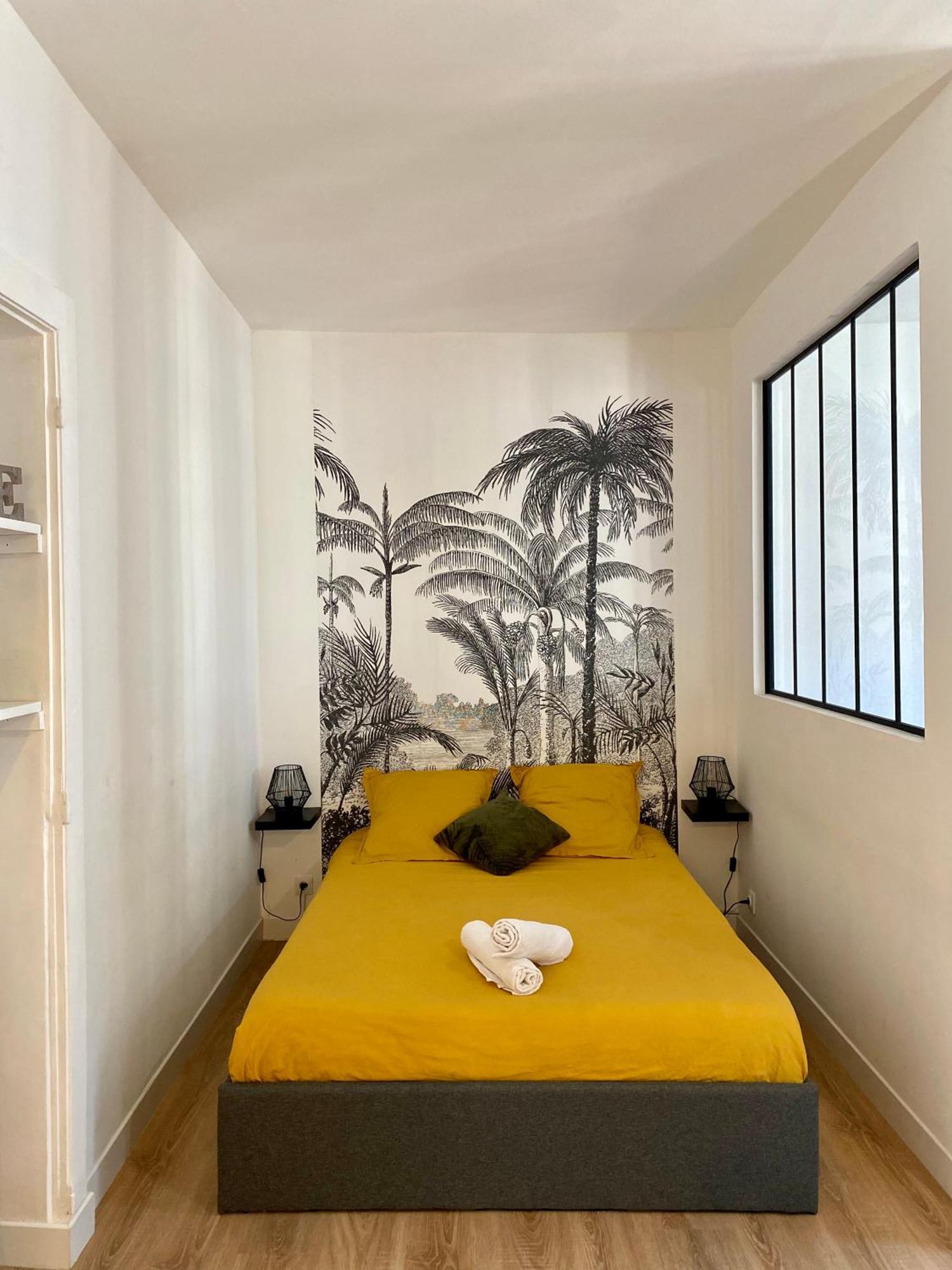 Les Remparts Apartment *